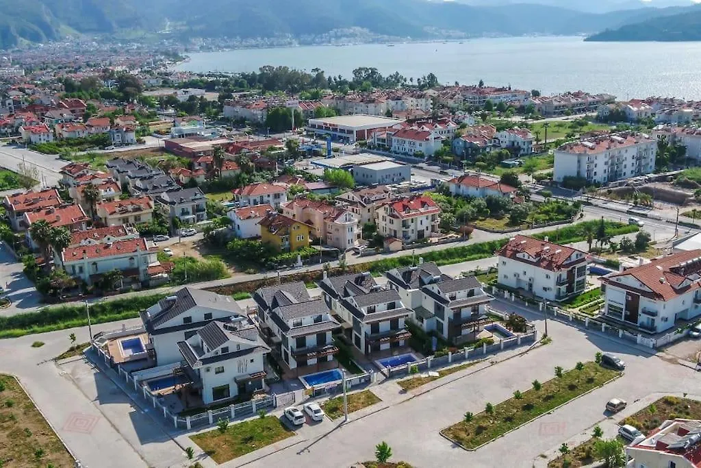 Merkezde Muhtesem Havuzlu Villa Fethiye Turecko